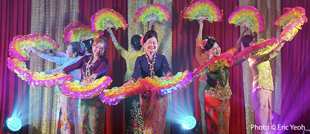 Nyonya dances © Eric Yeoh