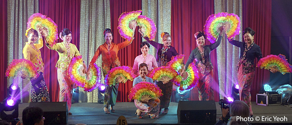 Nyonya dances © Eric Yeoh